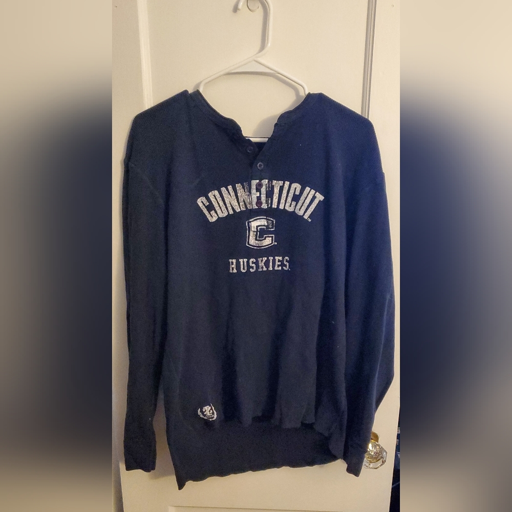 Izod CT Huskies XL Blue Long-Sleeve Waffle Shirt